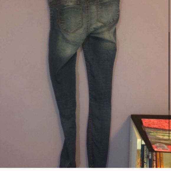 SOLD NWOT generra mid waisted jeggings - Picture 3 of 4